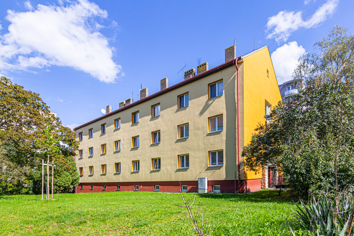Prodej bytu 1+1 27 m², Rabasova, Slaný